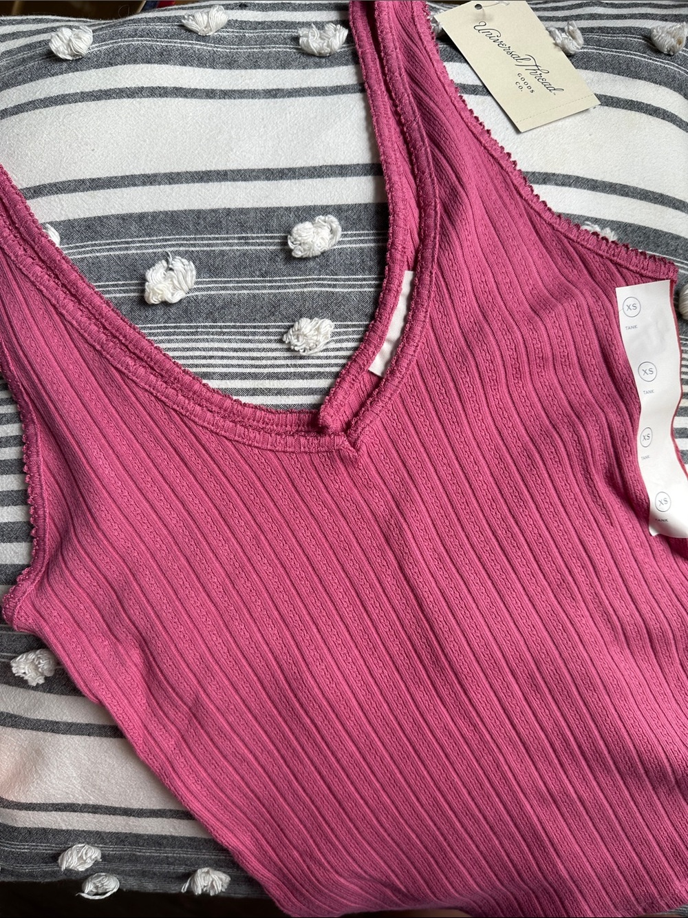 Universal Thread Rose Ribbed Tank in Fuchsia - Picture 2 of 6